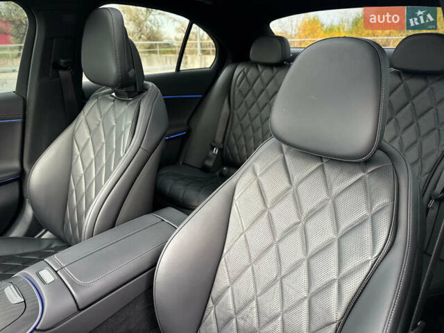 Белый Мерседес Е-Класс, объемом двигателя 1.99 л и пробегом 18 тыс. км за 98000 $, фото 59 на Automoto.ua