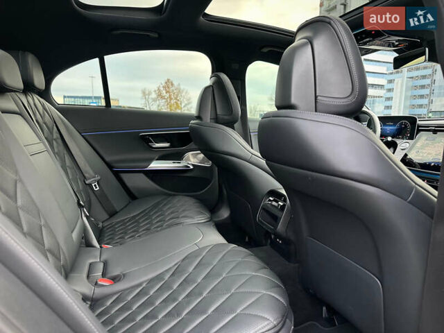 Белый Мерседес Е-Класс, объемом двигателя 1.99 л и пробегом 18 тыс. км за 98000 $, фото 78 на Automoto.ua