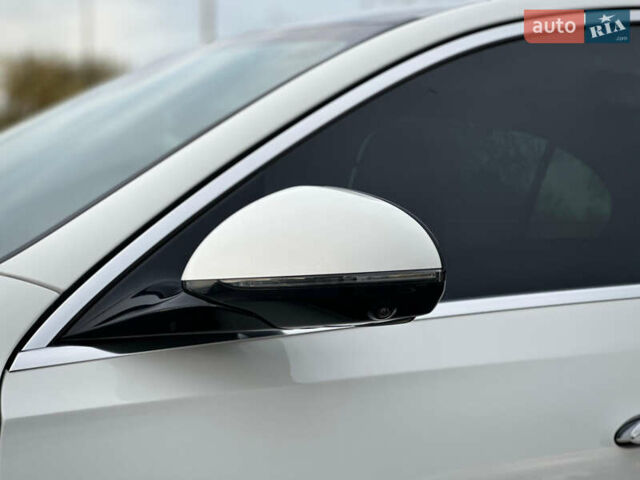 Белый Мерседес Е-Класс, объемом двигателя 1.99 л и пробегом 18 тыс. км за 98000 $, фото 32 на Automoto.ua