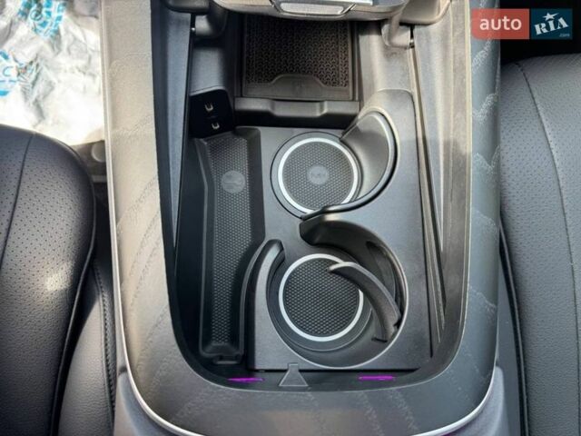 Білий Мерседес Е-Клас, об'ємом двигуна 1.99 л та пробігом 12 тис. км за 74900 $, фото 24 на Automoto.ua