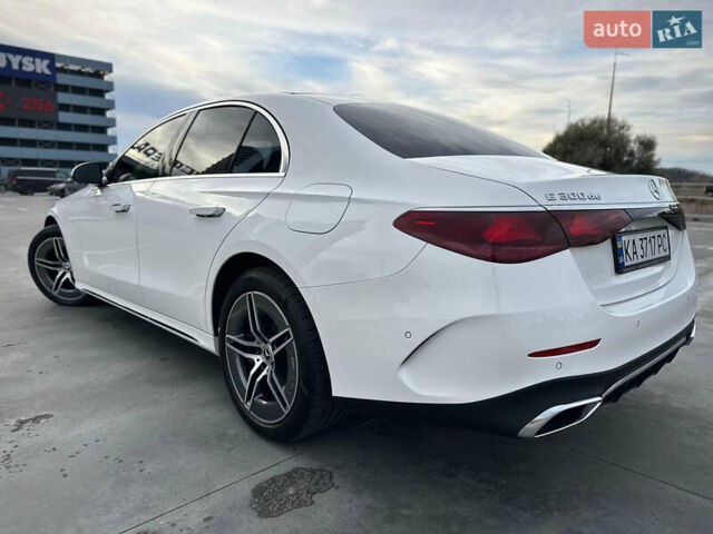 Белый Мерседес Е-Класс, объемом двигателя 1.99 л и пробегом 18 тыс. км за 98000 $, фото 14 на Automoto.ua