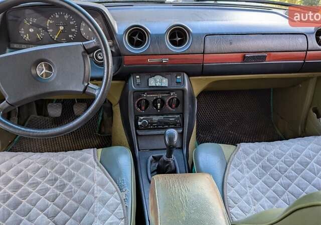 Белый Мерседес Е-Класс, объемом двигателя 2 л и пробегом 446 тыс. км за 1999 $, фото 3 на Automoto.ua