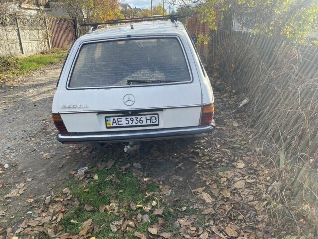 Білий Мерседес Е-Клас, об'ємом двигуна 2.4 л та пробігом 3 тис. км за 1099 $, фото 1 на Automoto.ua