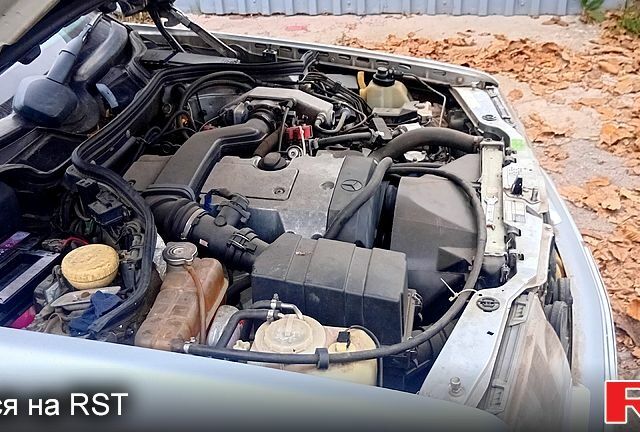 Белый Мерседес Е-Класс, объемом двигателя 2.2 л и пробегом 511 тыс. км за 3750 $, фото 8 на Automoto.ua