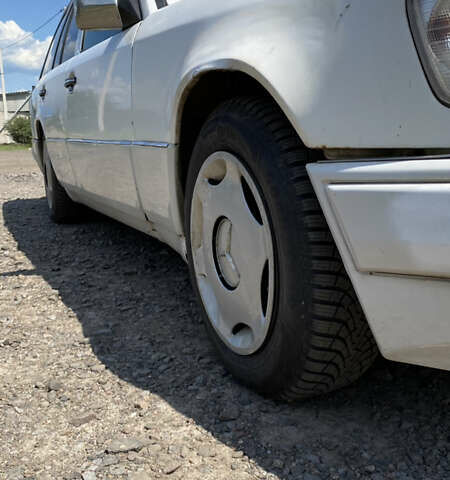 Білий Мерседес Е-Клас, об'ємом двигуна 2.5 л та пробігом 500 тис. км за 2200 $, фото 6 на Automoto.ua