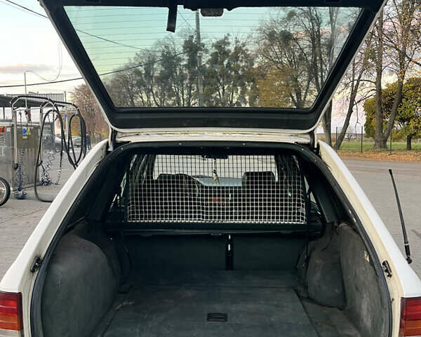 Білий Мерседес Е-Клас, об'ємом двигуна 3 л та пробігом 48 тис. км за 3500 $, фото 4 на Automoto.ua