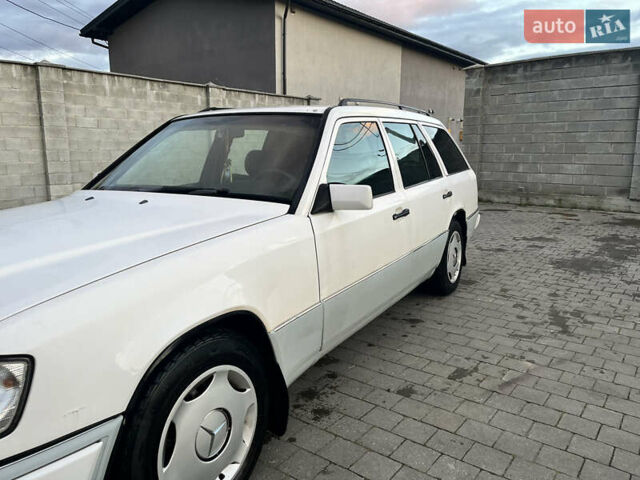 Білий Мерседес Е-Клас, об'ємом двигуна 3 л та пробігом 48 тис. км за 3500 $, фото 1 на Automoto.ua