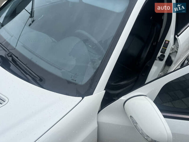 Білий Мерседес Е-Клас, об'ємом двигуна 3.22 л та пробігом 370 тис. км за 5700 $, фото 34 на Automoto.ua