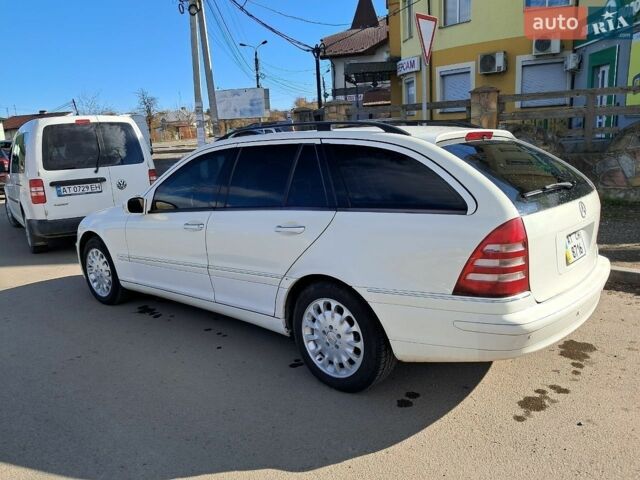 Белый Мерседес Е-Класс, объемом двигателя 2.6 л и пробегом 250 тыс. км за 3640 $, фото 3 на Automoto.ua