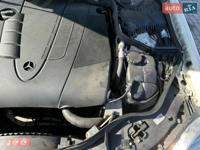 Белый Мерседес Е-Класс, объемом двигателя 2.2 л и пробегом 313 тыс. км за 10200 $, фото 19 на Automoto.ua