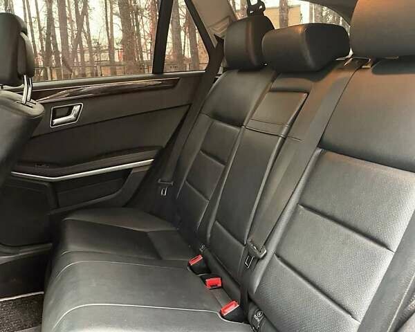 Белый Мерседес Е-Класс, объемом двигателя 2.2 л и пробегом 620 тыс. км за 9500 $, фото 5 на Automoto.ua