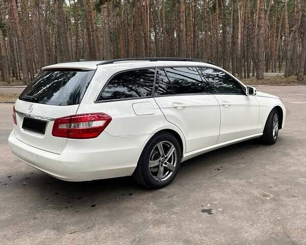 Белый Мерседес Е-Класс, объемом двигателя 2.2 л и пробегом 620 тыс. км за 9500 $, фото 7 на Automoto.ua