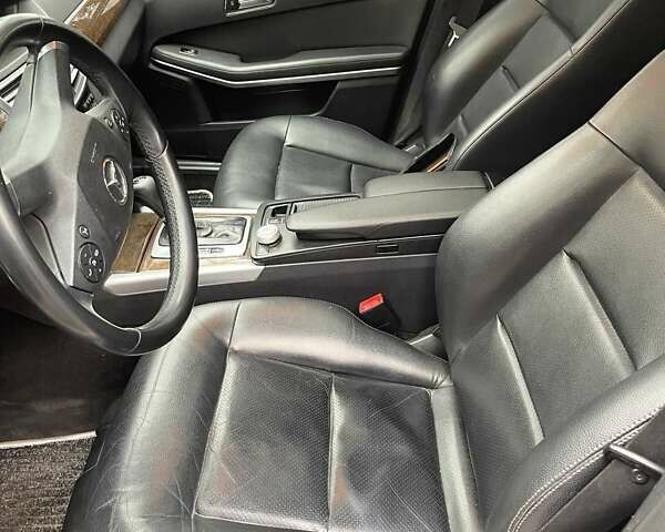 Белый Мерседес Е-Класс, объемом двигателя 2.2 л и пробегом 620 тыс. км за 9500 $, фото 4 на Automoto.ua