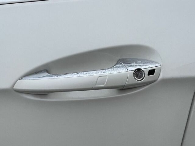 Белый Мерседес Е-Класс, объемом двигателя 3 л и пробегом 289 тыс. км за 12483 $, фото 5 на Automoto.ua