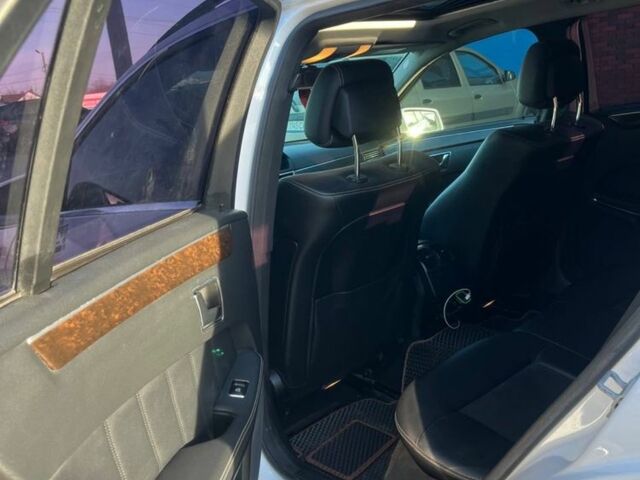 Белый Мерседес Е-Класс, объемом двигателя 2.1 л и пробегом 500 тыс. км за 7500 $, фото 4 на Automoto.ua