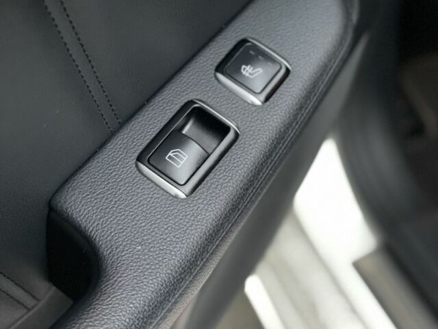 Белый Мерседес Е-Класс, объемом двигателя 3 л и пробегом 289 тыс. км за 12483 $, фото 8 на Automoto.ua