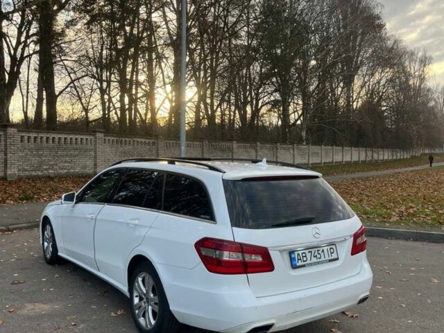 Белый Мерседес Е-Класс, объемом двигателя 2.1 л и пробегом 500 тыс. км за 7500 $, фото 1 на Automoto.ua
