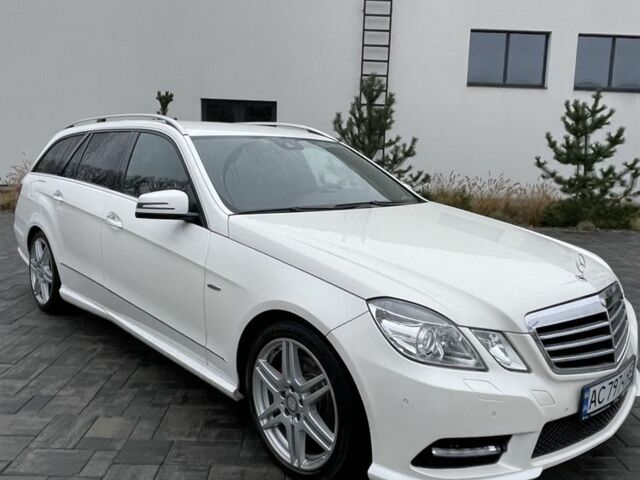 Белый Мерседес Е-Класс, объемом двигателя 3 л и пробегом 289 тыс. км за 12483 $, фото 4 на Automoto.ua