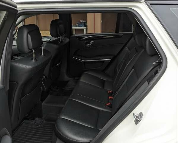 Белый Мерседес Е-Класс, объемом двигателя 2.14 л и пробегом 237 тыс. км за 11500 $, фото 17 на Automoto.ua