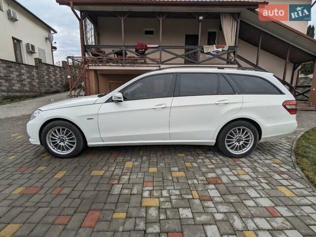 Белый Мерседес Е-Класс, объемом двигателя 2.14 л и пробегом 237 тыс. км за 11500 $, фото 4 на Automoto.ua