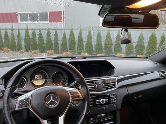 Белый Мерседес Е-Класс, объемом двигателя 3 л и пробегом 289 тыс. км за 12483 $, фото 13 на Automoto.ua