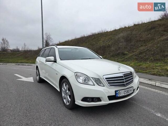 Белый Мерседес Е-Класс, объемом двигателя 2.14 л и пробегом 256 тыс. км за 12800 $, фото 3 на Automoto.ua