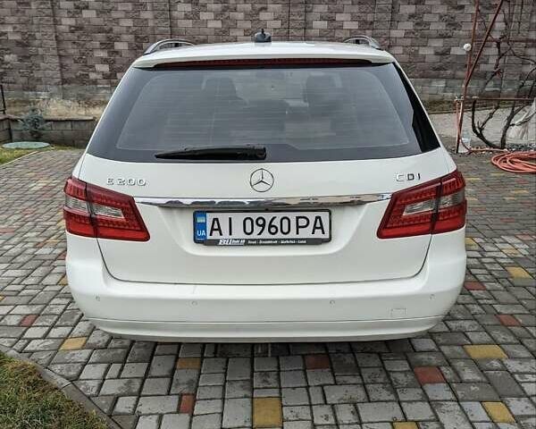 Белый Мерседес Е-Класс, объемом двигателя 2.14 л и пробегом 237 тыс. км за 11500 $, фото 5 на Automoto.ua