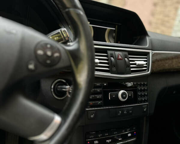 Білий Мерседес Е-Клас, об'ємом двигуна 2.2 л та пробігом 580 тис. км за 9500 $, фото 15 на Automoto.ua