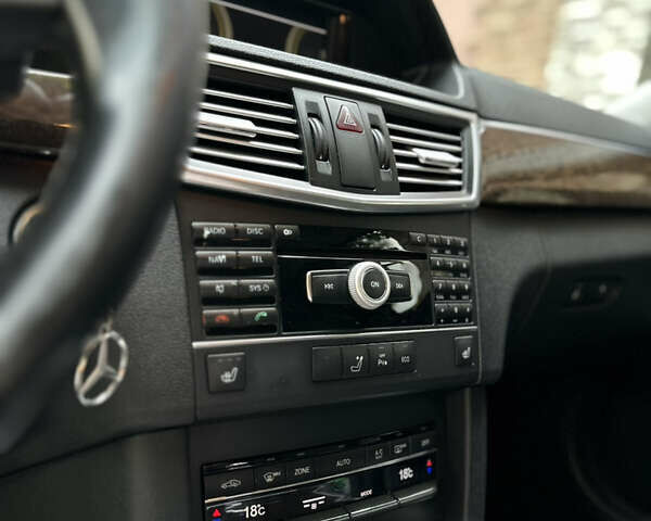 Білий Мерседес Е-Клас, об'ємом двигуна 2.2 л та пробігом 580 тис. км за 9500 $, фото 14 на Automoto.ua