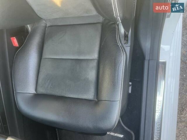 Белый Мерседес Е-Класс, объемом двигателя 2.1 л и пробегом 324 тыс. км за 14400 $, фото 9 на Automoto.ua