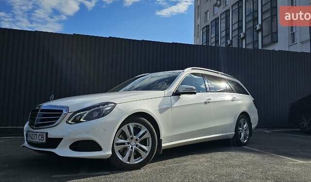Белый Мерседес Е-Класс, объемом двигателя 2.1 л и пробегом 249 тыс. км за 15966 $, фото 3 на Automoto.ua