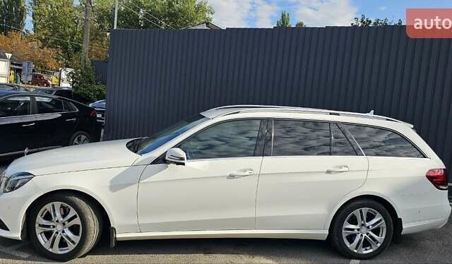 Белый Мерседес Е-Класс, объемом двигателя 2.1 л и пробегом 249 тыс. км за 15966 $, фото 4 на Automoto.ua