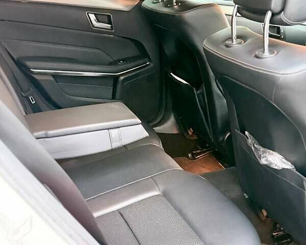 Белый Мерседес Е-Класс, объемом двигателя 2.2 л и пробегом 320 тыс. км за 13900 $, фото 14 на Automoto.ua