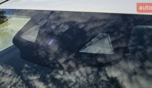 Белый Мерседес Е-Класс, объемом двигателя 2.1 л и пробегом 249 тыс. км за 15966 $, фото 29 на Automoto.ua