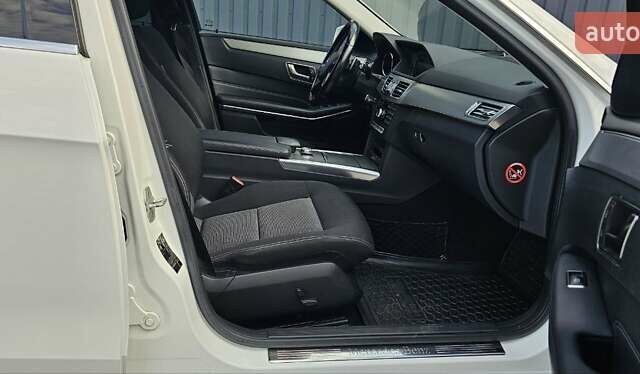 Белый Мерседес Е-Класс, объемом двигателя 2.1 л и пробегом 249 тыс. км за 15966 $, фото 10 на Automoto.ua