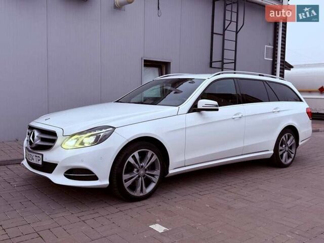 Белый Мерседес Е-Класс, объемом двигателя 2.2 л и пробегом 320 тыс. км за 13900 $, фото 29 на Automoto.ua