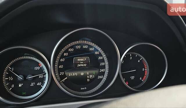 Белый Мерседес Е-Класс, объемом двигателя 2.1 л и пробегом 249 тыс. км за 15966 $, фото 15 на Automoto.ua