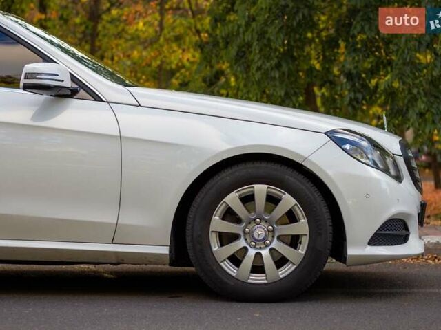 Білий Мерседес Е-Клас, об'ємом двигуна 2.14 л та пробігом 390 тис. км за 15000 $, фото 9 на Automoto.ua