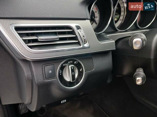 Білий Мерседес Е-Клас, об'ємом двигуна 2.2 л та пробігом 320 тис. км за 14300 $, фото 11 на Automoto.ua