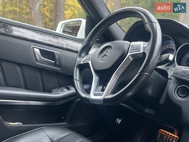 Мерседес Е-Клас 2014 у Києві на Automoto.ua Білий Мерседес Е-Клас, об'ємом двигуна 2 л та пробігом 160 тис. км за 16800 $, фото 19 на Automoto.ua