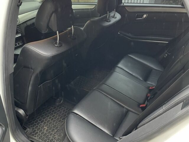 Білий Мерседес Е-Клас, об'ємом двигуна 2.1 л та пробігом 500 тис. км за 9500 $, фото 5 на Automoto.ua