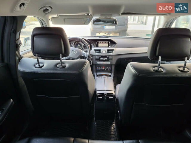 Белый Мерседес Е-Класс, объемом двигателя 2.2 л и пробегом 460 тыс. км за 10000 $, фото 18 на Automoto.ua