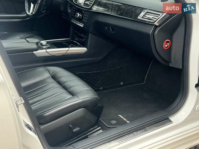 Білий Мерседес Е-Клас, об'ємом двигуна 2 л та пробігом 167 тис. км за 14800 $, фото 30 на Automoto.ua