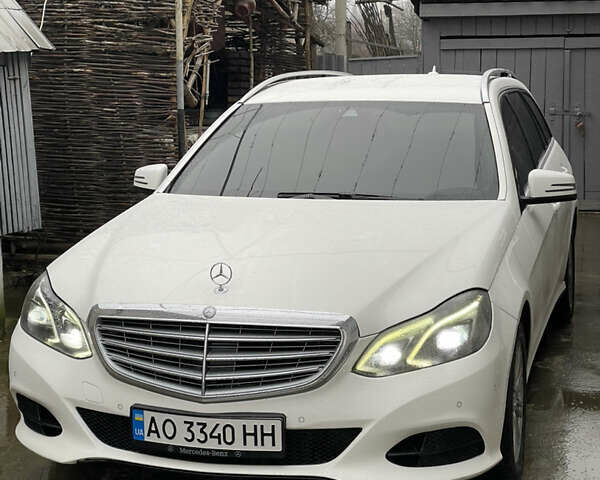 Белый Мерседес Е-Класс, объемом двигателя 2.14 л и пробегом 500 тыс. км за 9500 $, фото 1 на Automoto.ua