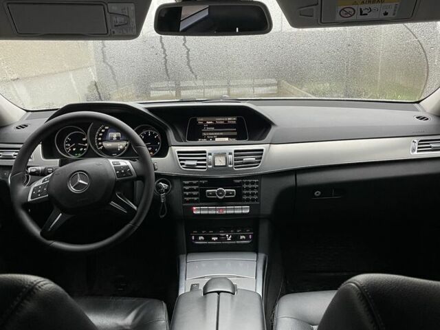 Білий Мерседес Е-Клас, об'ємом двигуна 2.1 л та пробігом 500 тис. км за 9500 $, фото 4 на Automoto.ua