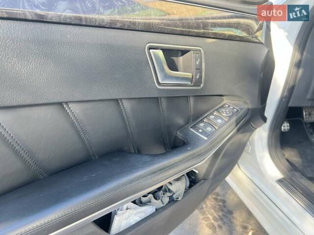 Білий Мерседес Е-Клас, об'ємом двигуна 2 л та пробігом 167 тис. км за 14800 $, фото 16 на Automoto.ua