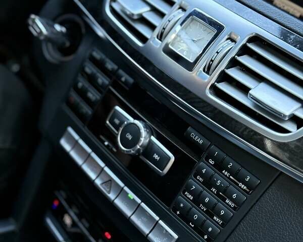 Білий Мерседес Е-Клас, об'ємом двигуна 2 л та пробігом 167 тис. км за 14800 $, фото 23 на Automoto.ua