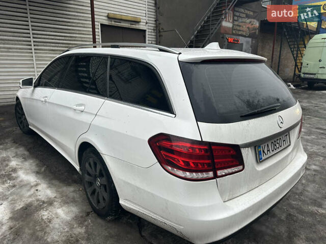 Белый Мерседес Е-Класс, объемом двигателя 2.2 л и пробегом 500 тыс. км за 12500 $, фото 3 на Automoto.ua