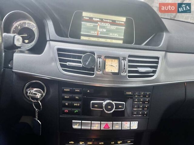 Білий Мерседес Е-Клас, об'ємом двигуна 2.1 л та пробігом 260 тис. км за 17000 $, фото 10 на Automoto.ua