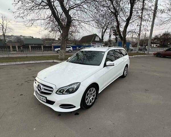 Білий Мерседес Е-Клас, об'ємом двигуна 2.1 л та пробігом 260 тис. км за 17000 $, фото 5 на Automoto.ua